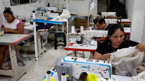Las costureras bolivianas en Brasil se rebelan contra las jornadas de 17 horas