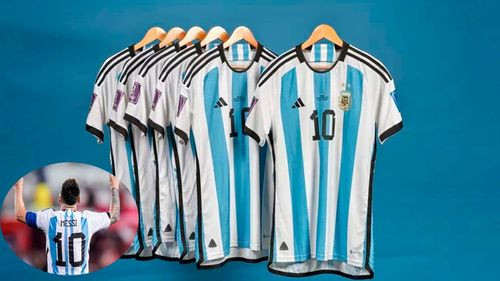 Lionel Messi subasta camisetas históricas del Mundial de Qatar 2022 para fines benéficos