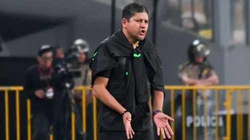 Perú venció 3-1 a Bolivia; DT boliviano criticó el arbitraje y condiciones previas al partido
