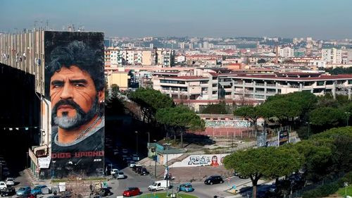 Destruyen el mural más grande de Maradona en Nápoles