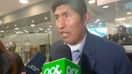 Diputado Fernández defiende viaje de Lara a Panamá y dice que fue mal asesorado