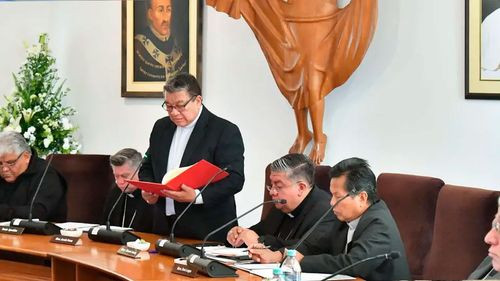 Obispos de Bolivia respaldan al papa León XIV tras críticas de Donald Trump