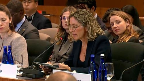 Primera dama plantea en Washington cerrar la brecha digital como una cuestión de dignidad