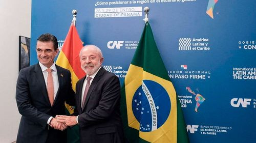 Paz y Lula pactan reunión ministerial y empresarial en Brasil