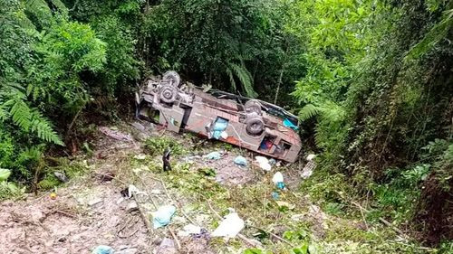 Imagen de Tragedia en Apolo deja al menos seis fallecidos y más de diez heridos tras embarrancamiento de bus