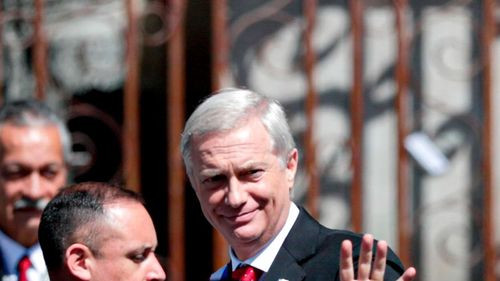 Expresidentes bolivianos cuestionan decreto de Kast sobre barreras físicas en la frontera