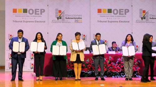 TSE entrega credencial al alcalde electo de El Alto y a concejales
