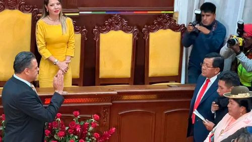 Luis Revilla asume como nuevo gobernador de La Paz 