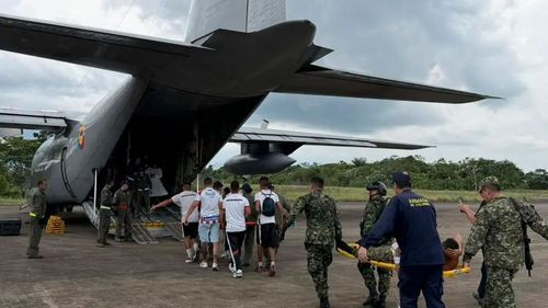 Sube a 8 la cifra de muertos tras accidente de avión militar en Colombia