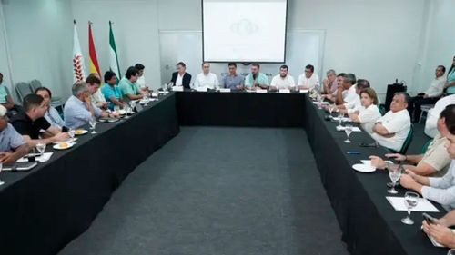 Gobierno anuncia acuerdos con el agro para “levantar el Estado tranca” y combatir el contrabando