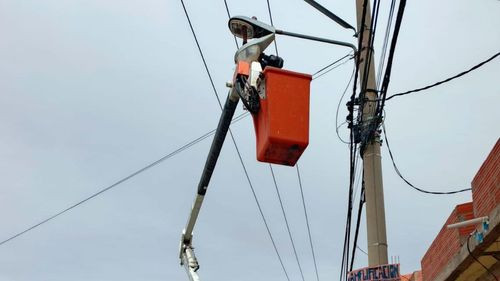 Imagen de Subalcaldía del distrito 3 intensifica limpieza de áreas verdes y mantenimiento de luminarias