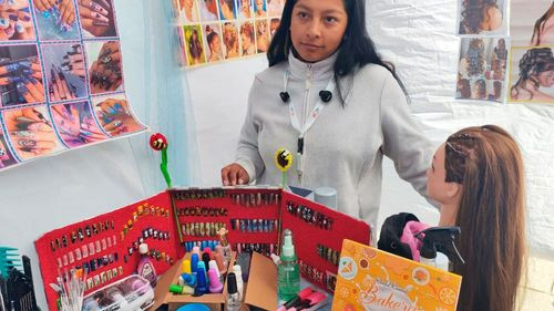 Cursos gratuitos impulsan emprendimientos de jóvenes en El Alto