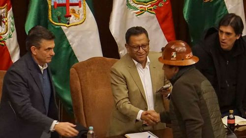 Gobierno convoca a la COB a la Casa Grande del Pueblo para firmar un acuerdo