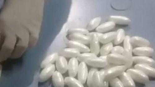 Aprehenden en Brasil a 28 bolivianos que transportaban cápsulas de droga en el estómago