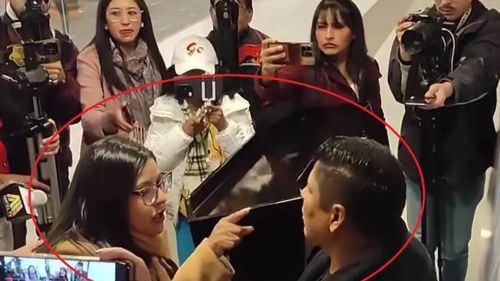  Discusión y gritos entre una diputada de CC y su colega evista por conflicto en Llallagua