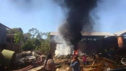 Voraz incendio consume barraca en zona de la nueva terminal de buses