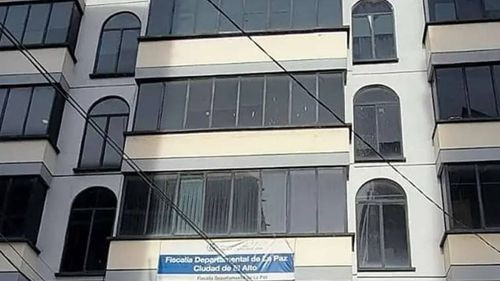 Feminicidio en El Alto: Hombre degolla a una mujer tras rechazo sentimental
