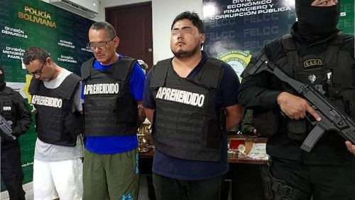 Detienen a  dos Peruanos y un Boliviano por robo a domicilio en Av. Banzer y 7mo anillo 
