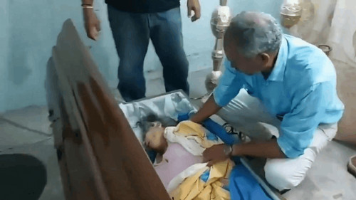 Increíble suceso en Ecuador: Una  anciana despierta en su propio  velatorio dentro de un ataúd
