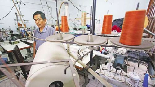  Por falta de dólares, empresas sustituyen los insumos importados por nacionales