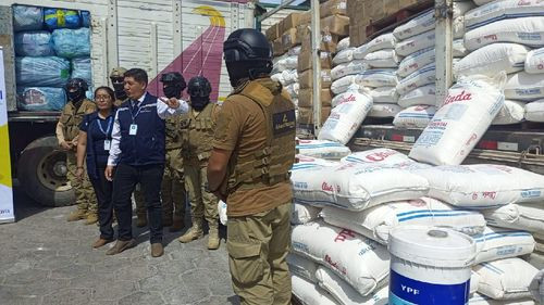 Mas de 66 toneladas de mercancía ilegal fue decomisada tras operativos