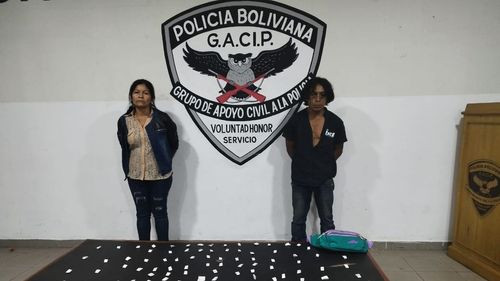 Una pareja fue hallada con más de 100 sobres con sustancias controladas