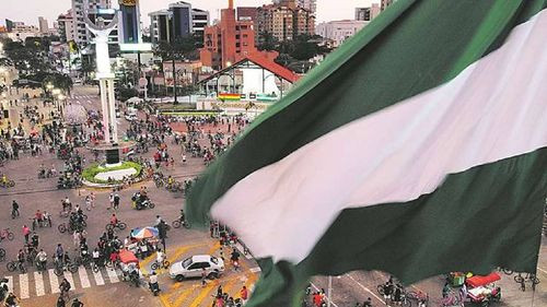 Santa Cruz crece en medio de bloqueos, pérdidas y ven debilidad institucional
