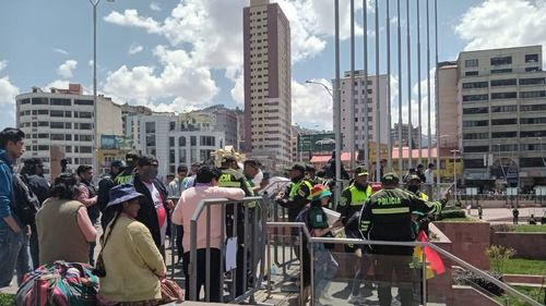  Toda una locura filas inmesas de hinchas 2500 policías desplegados  