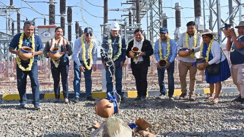 Presidente inaugura línea eléctrica que une subestaciones Santivañez - Quillacollo