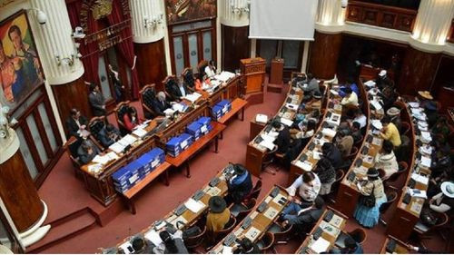 Senadores frenan tres contratos petroleros aprobados hace un año