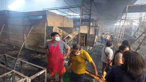 Luego de tres horas, controlan el incendio en el mercado nuevo Los Pozos