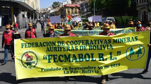 Mineros en movilización en la paz mientras el gobierno dice abrir las puertas al diálogo