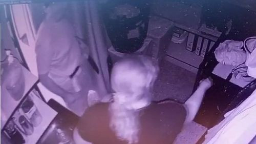 Atraco con violencia en la Av. Piraí: Autoridades en búsqueda del agresor