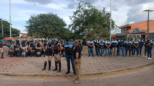 Controles de Tráfico y Seguridad en Mercado Los Bosques durante Semana Santa