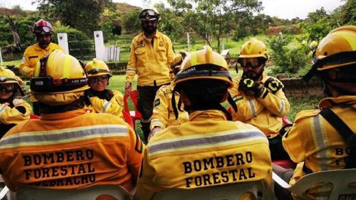 Bolivia conmemora el día nacional del bombero voluntario