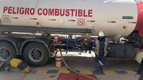Acuerdo entre YPFB y cisternas garantiza abastecimiento de combustible