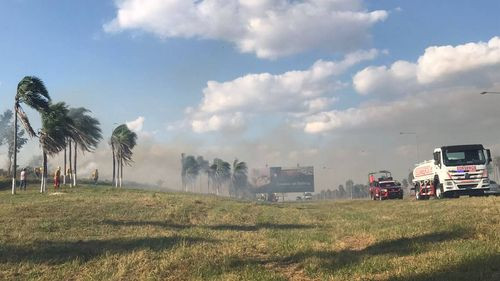 Incendio en la Entrada del Aeropuerto Viru Viru en Santa Cruz