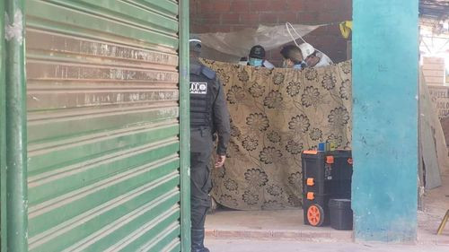 Investigan muerte de padre e hijo en el mercado Bicentenario de Santa Cruz