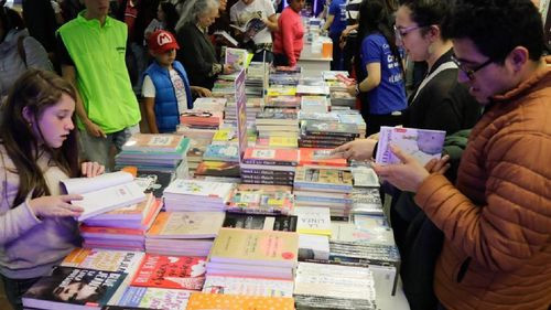 ¡Último día! La Feria Internacional del Libro de Santa Cruz cierra con broche de oro