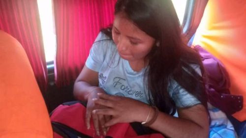 Policía Intercepta a Mujer con 39 Cápsulas de Cocaína en Control de Carretera