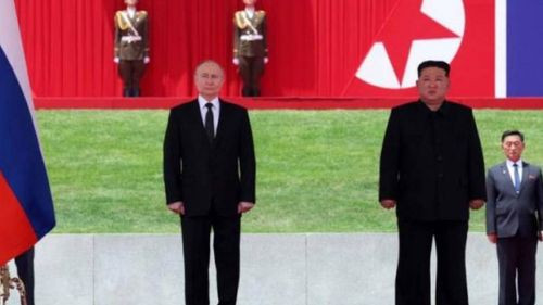 Putin se despide de Pionyang con un concierto y una recepción oficial de Kim