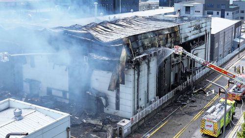 Trágico incendio en Corea del Sur: al menos 22 muertos, la mayoría chinos, en fábrica de baterías