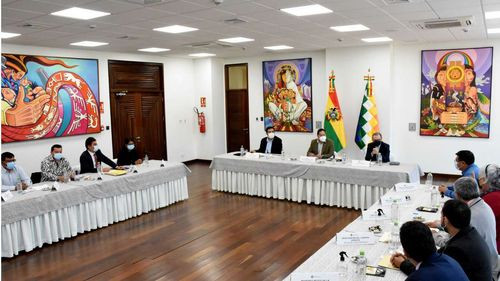Luis Arce se reúne con alcaldes de capitales para discutir agendas