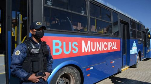 Buses municipales suspenden servicios por falta de diésel