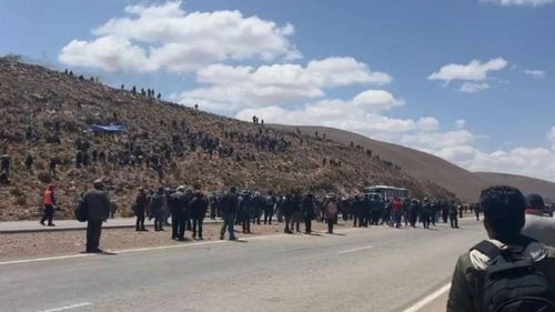 Grupo arcista se concentra en cerro de vila vila para bloquear marcha de Evo Morales