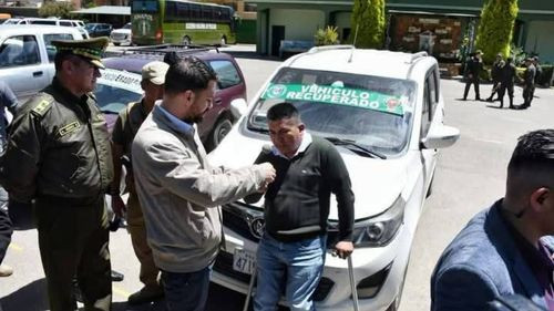 Min. del Castillo entregó 40 vehículos recuperados por Diprove en La Paz