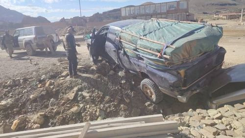 Lucha contra el contrabando comisaron rollos de tela con vehículos en La Paz además de Oruro