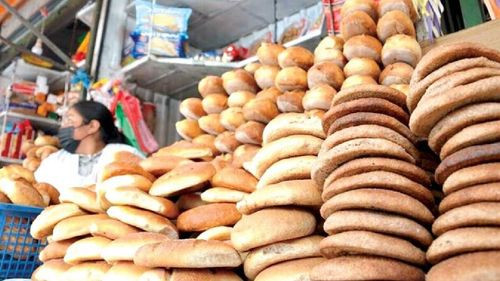 Gobierno busca asegurar precio del pan a Bs. 0,50 con mesas técnicas