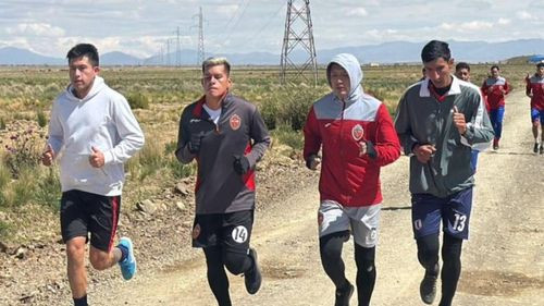 Tres caras nuevas en la pretemporada de Totora Real Oruro