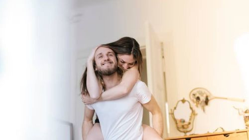 El objeto que se debe tener en la casa para atraer el amor en 2025, según el Feng Shui